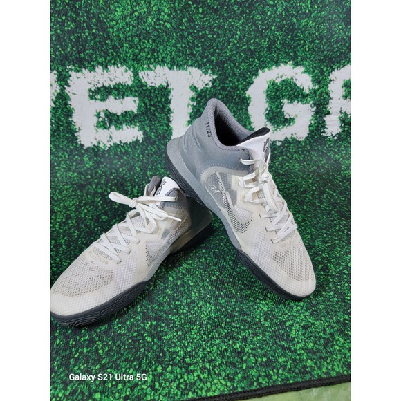 Nike Kyrie Flytrap 5 Mid White Smoke Grey Chrome Sneakers Size 6 Y / DD0340-112 - Picture 2 of 10